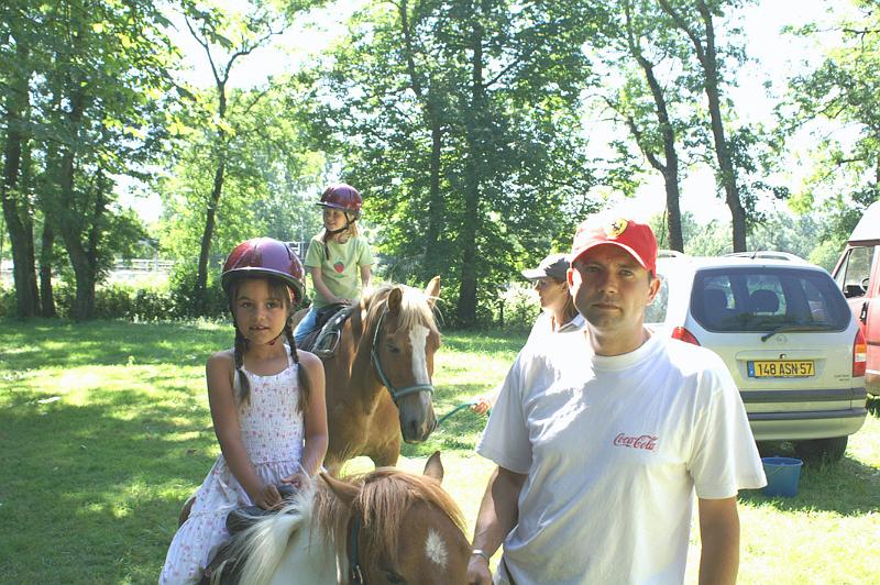 2-07Distroff Fete du Parc 32.jpg - Un petit tour en poney ?